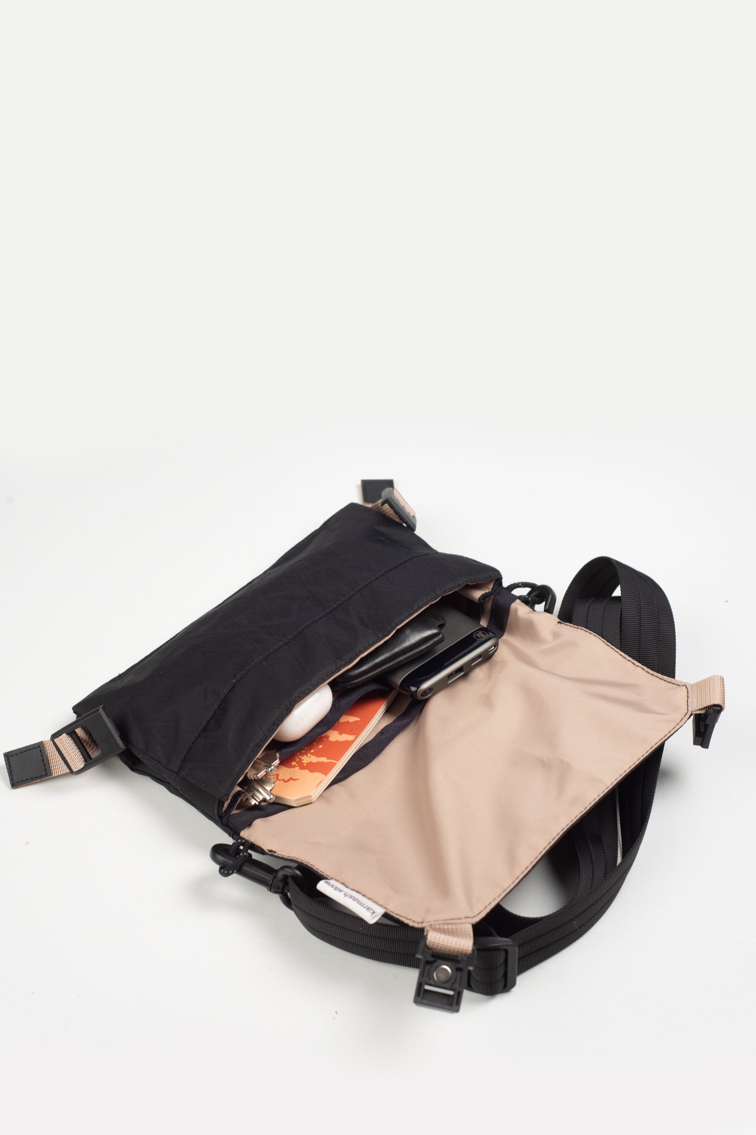 Sleek & Functional Crossbody Flat Bag