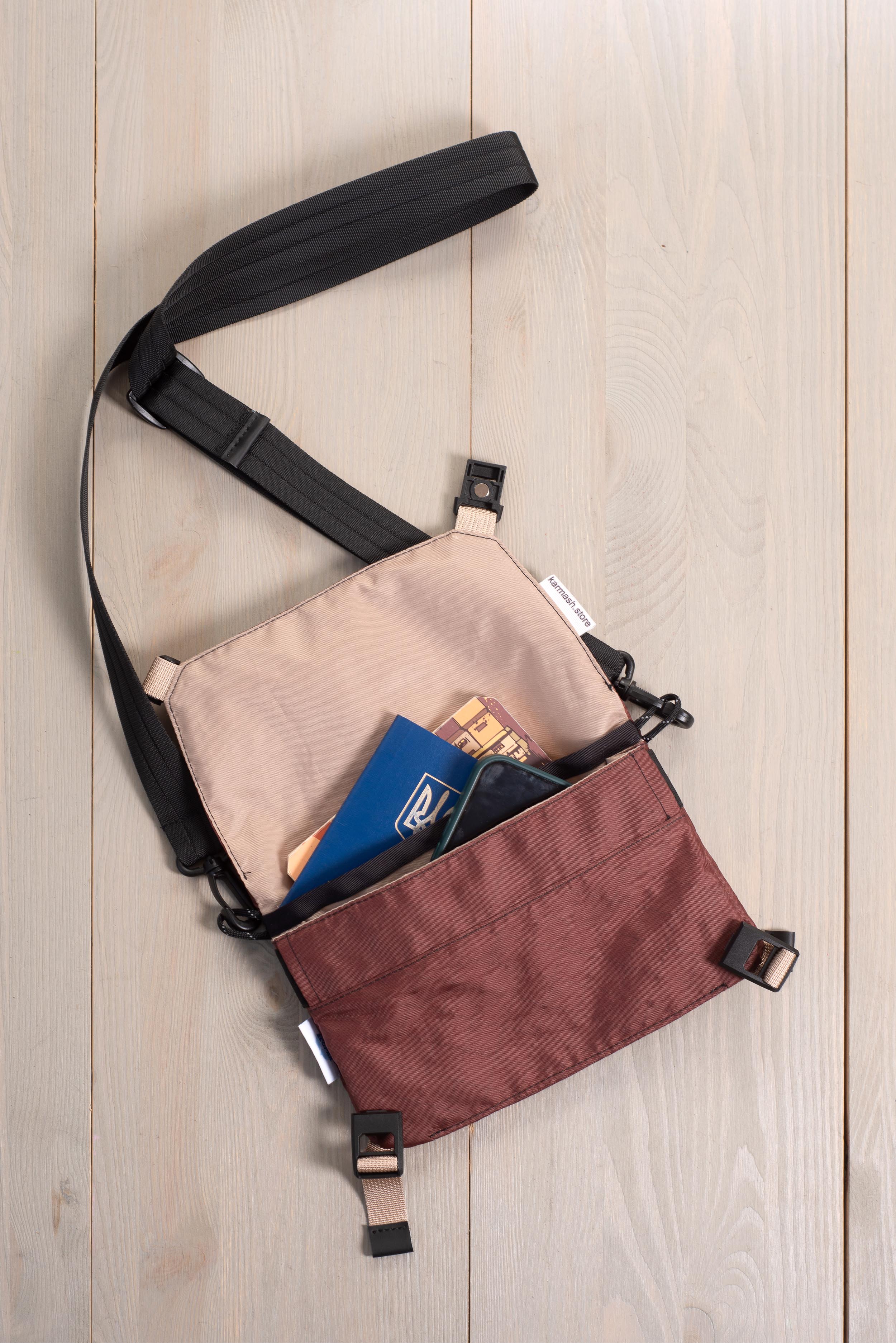 Sleek & Functional Crossbody Flat Bag