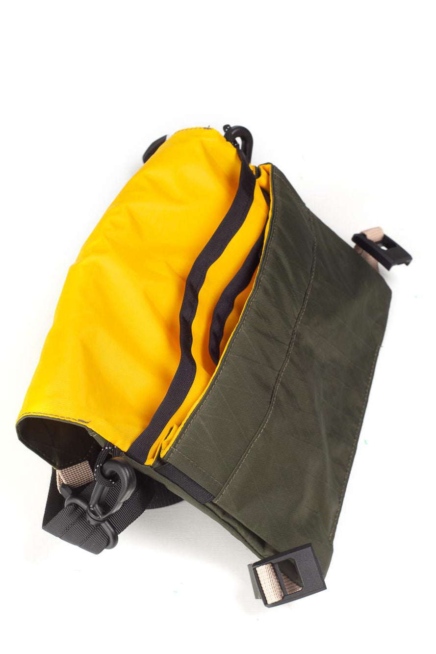 Sleek & Functional Crossbody Flat Bag