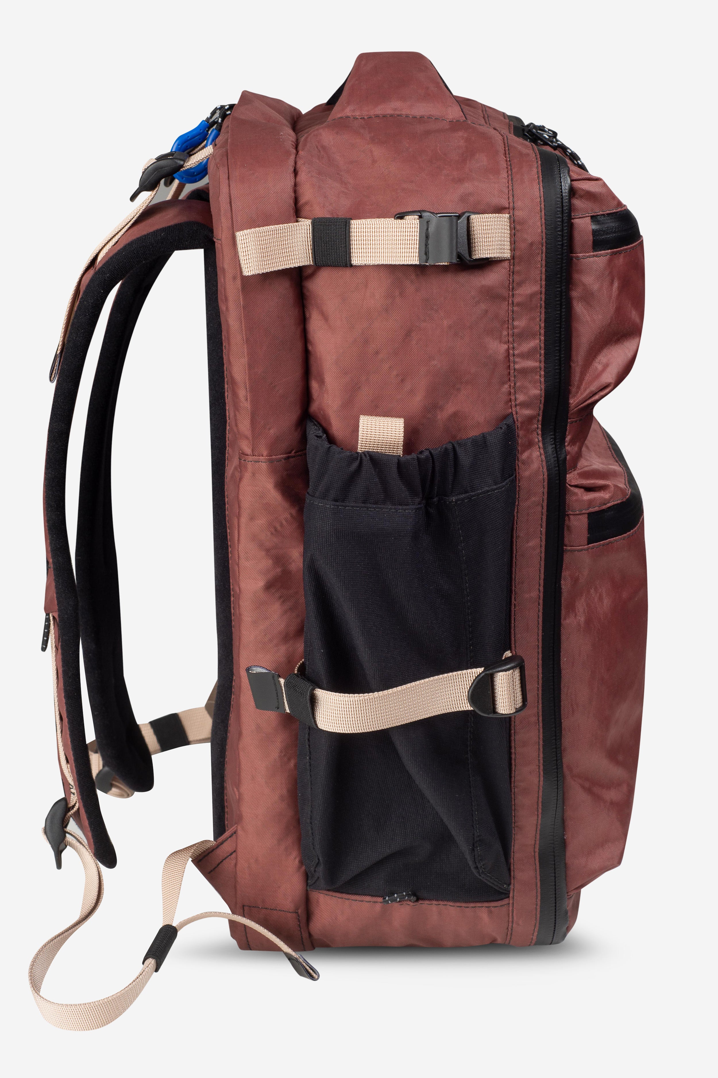 Karmash Cabin Comlete. Travel Backpack Cabin Size 43×25×20 cm | Lightweight Ecopack | 360 degree Opening | Laptop Pocket | Water-Resistant